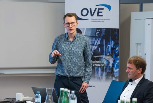 Lichttechnik: Normennachmittag, Vortrag Benedikt Zöchling