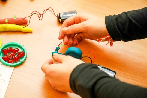 Girls! TECH UP Hands on