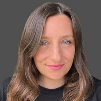 Porträtfoto Astrid Holzinger