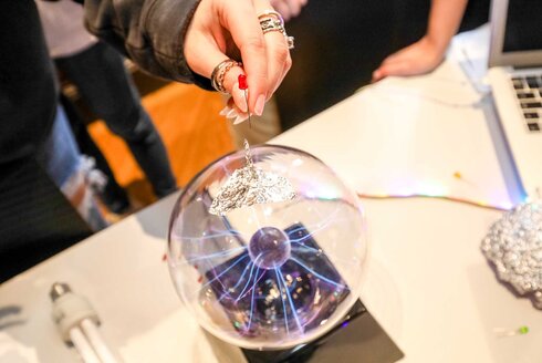 Girls! TECH UP Kugel