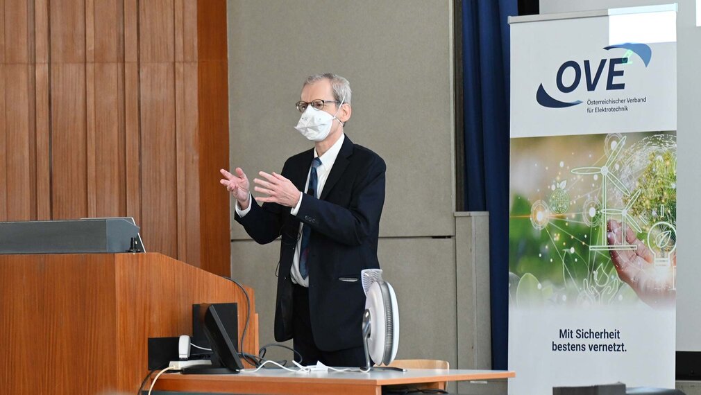 Andreas F. Molisch bei der High-Profile Lecture "The Future of Wireless"