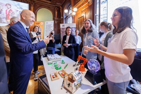 Girls TECH UP! Wien 2023-4