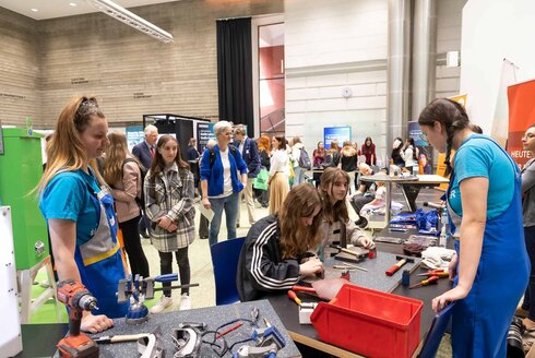 Girls! TECH UP Graz 2023