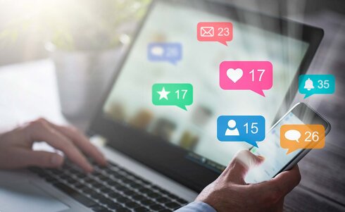 Laptop, Social Media Icons